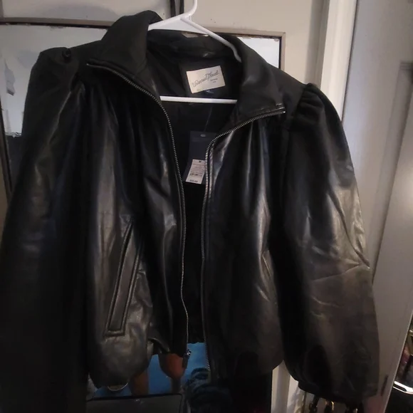 Universal Thread Women's Black Gathered Bomber Jacket - Picture 2 of 4